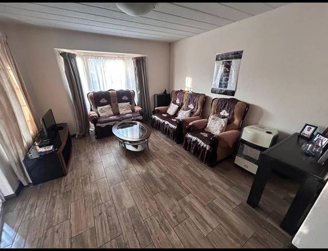 3 BEDROOM APARTMENT FOR SALE IN EDEN GLEN